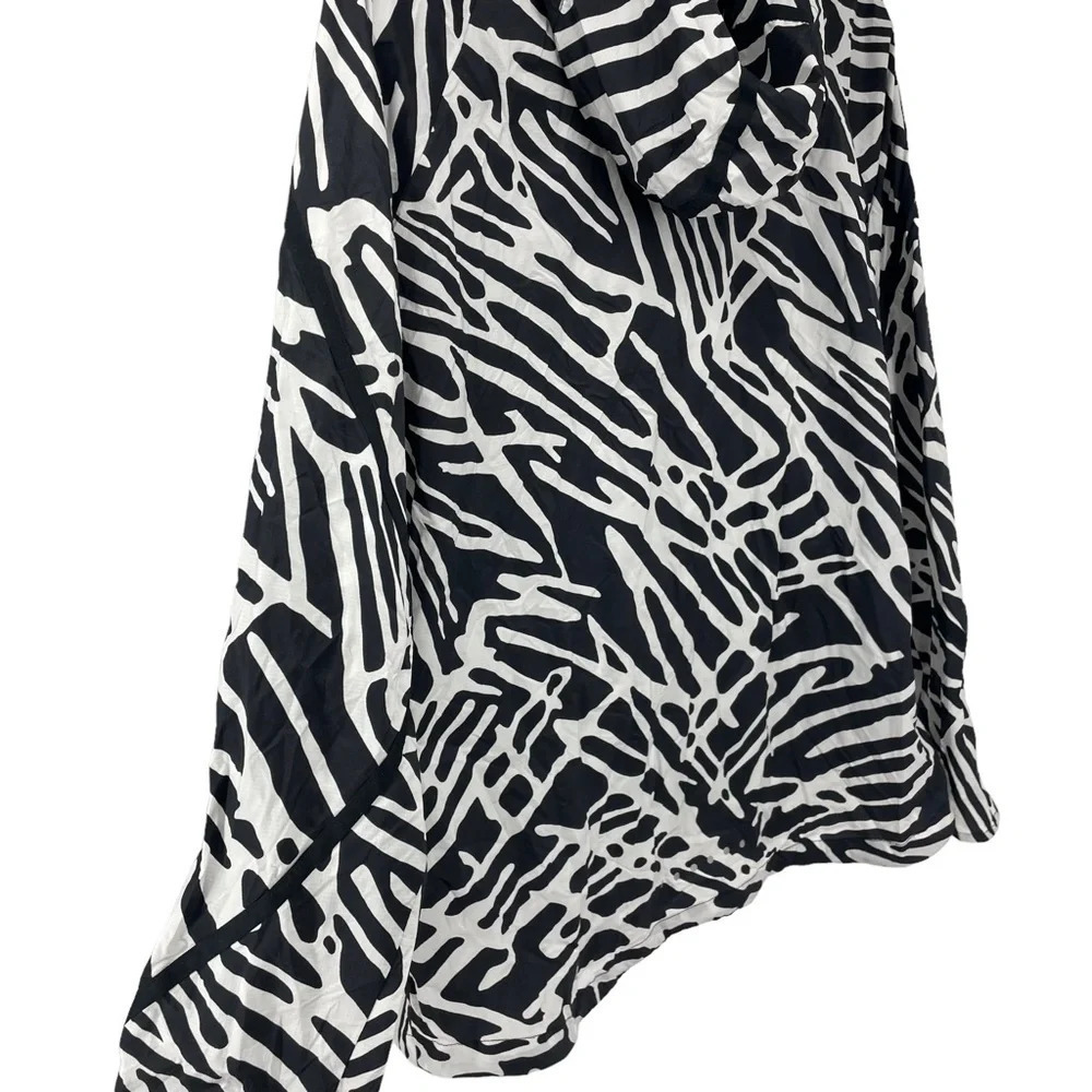 Nike Ultra Thin Packable Running Jacket Black And… - image 2